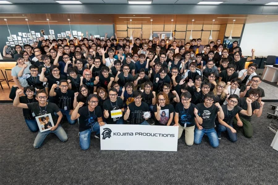 코지마 프로덕션 데스 스트랜딩 골드행 단체사진