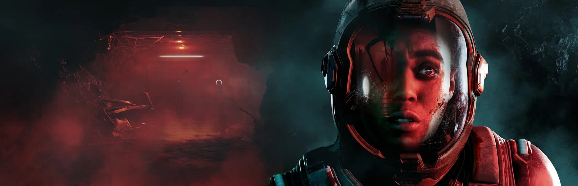 붉은 조명이 내려앉은 우주선 선실 안에서 피 묻은 얼굴의 여성 우주비행사가 헬멧 너머로 응시한다